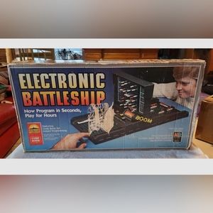 Milton Bradley Electronic Battleship Game Model  Vintage 1982 + Code Book